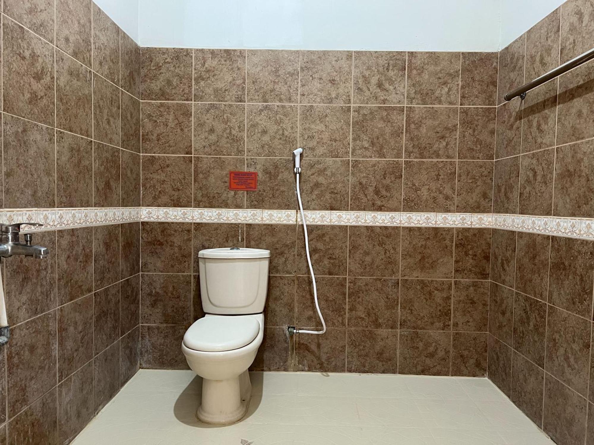 Oyo 92098 Kost Orange Syariah Ξενοδοχείο Μακασάρ Εξωτερικό φωτογραφία